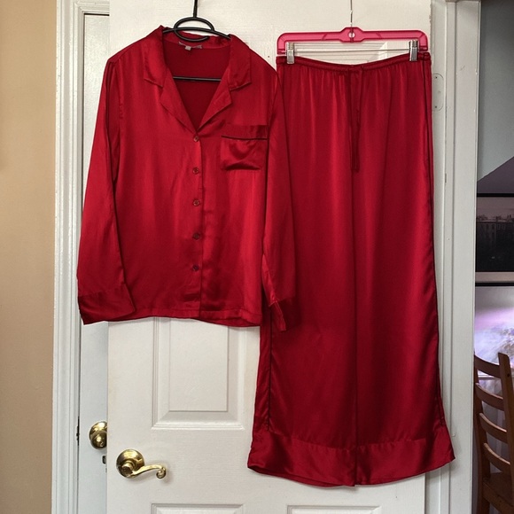 Neiman Marcus Intimates Red 100% Silk Pajamas 2pc Set Bottoms Pants Top Shirt - Picture 1 of 15